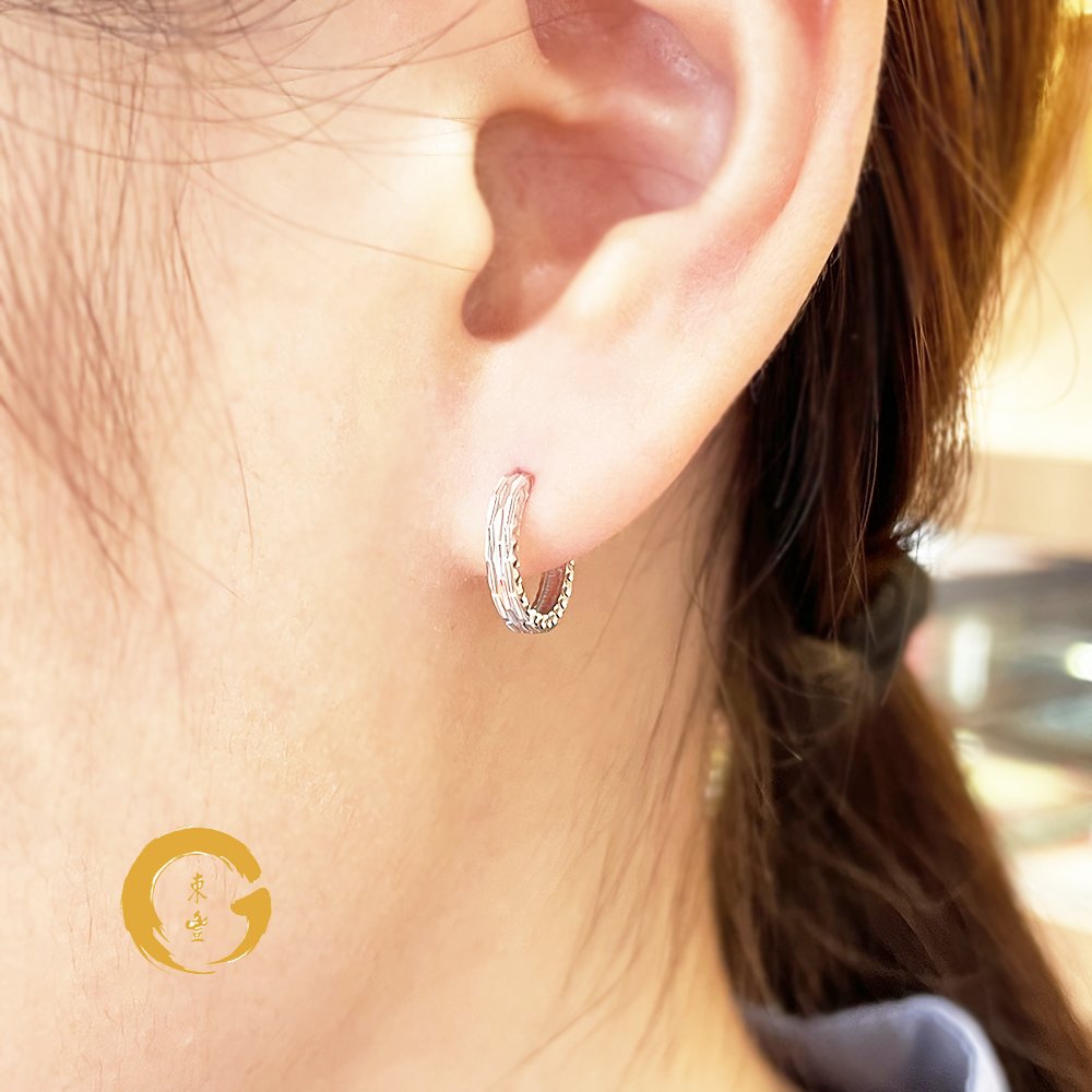 18K White Gold Geometric Tucci Earring (1 piece) - ONLINE EXCLUSIVE - Image 4